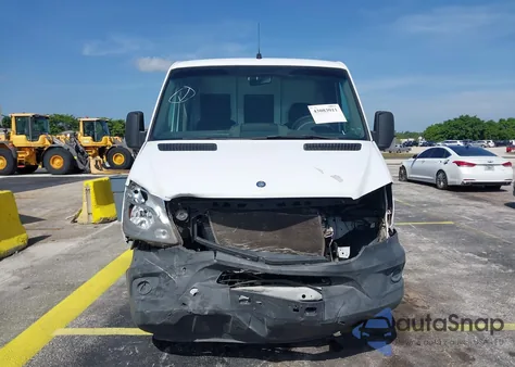 2014 Mercedes-Benz Sprinter 2500 Normal Roof из США, поврежденный, VIN WD3PE7CC3E5845279